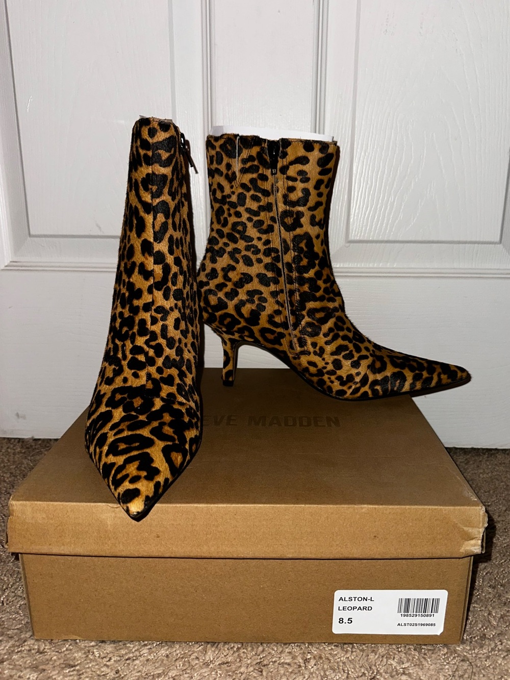 Steve Madden ‘Alston’ Bootie Leopard Ponyhair Fur Boots Low Heel 8.5 NIB - Picture 7 of 14